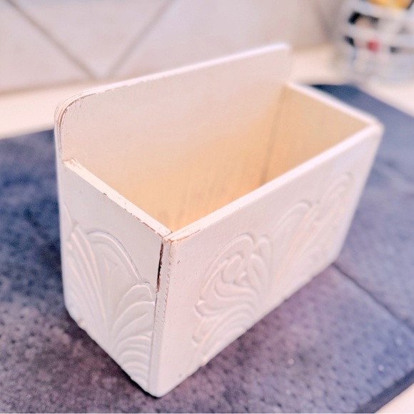 SHABBY CHIC Wooden Vintage Ivory Chippy Painted Desk Organizer Wood Box Mail Bin - Picture 2 of 13